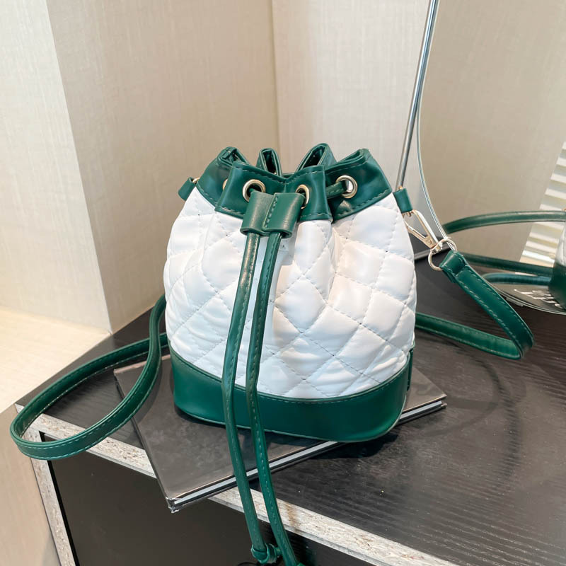 This is a new French fashion Chanel single-shoulder crossbody bag for Spring/Summer 2025, featuring a unique design and high-quality bucket bag for women full figure