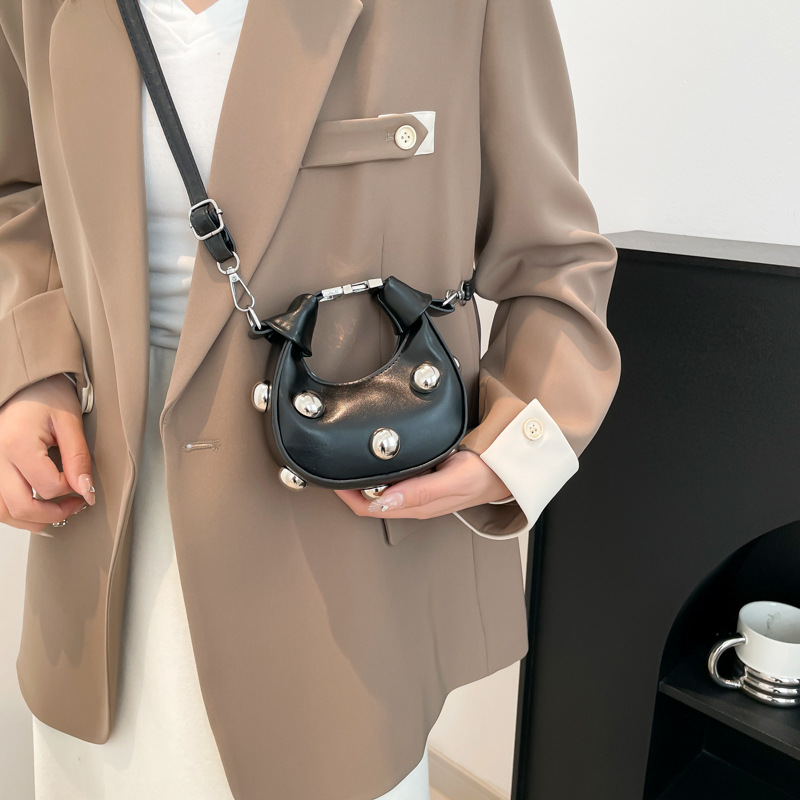 Women's bag 2025 new style European and American fashion retro willow stud mini crescent bag, niche parent-child crossbody bag, key case Specification drawing