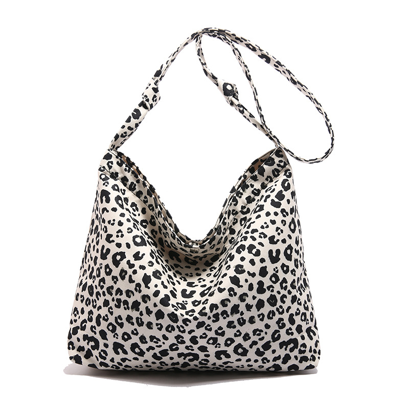 2024 New stylish leopard print large-capacity autumn casual print, casual and trendy single-shoulder crossbody tote bag, soft for women Item Picture