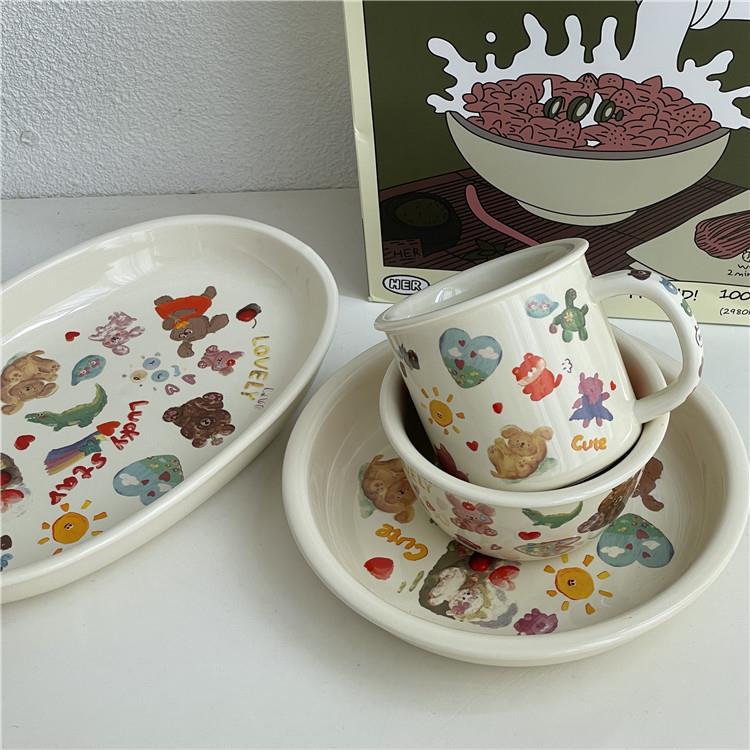 Korean-style ins cute and playful tableware, girls' cream graffiti ceramic plates, dessert bowls, breakfast milk cups tableware Application Scenario