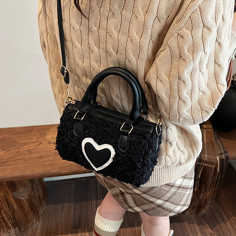 Fluffy women's large-capacity 2024 new winter casual single-shoulder crossbody bag, hand-held fluffy pillow bag Specification drawing