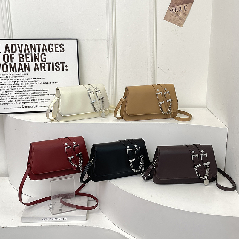 High-end quality small bag, new winter 2024 women's bag, trendy and fashionable crossbody bag, commuter underarm small square bag Application Scenario