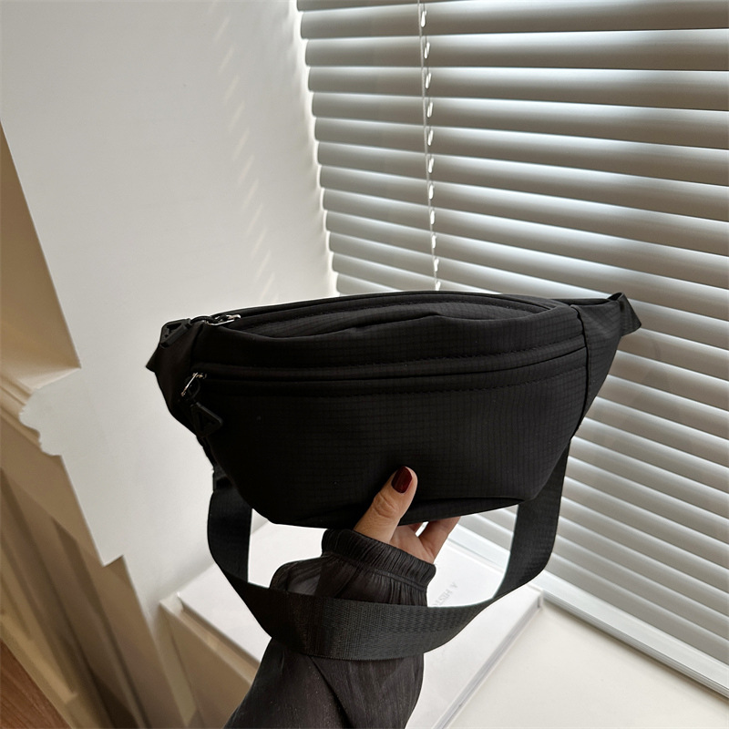 Nylon casual bag for women, new autumn/Winter 2024, trendy crossbody bag, niche and versatile, ins single-shoulder bag, dumpling bag full figure