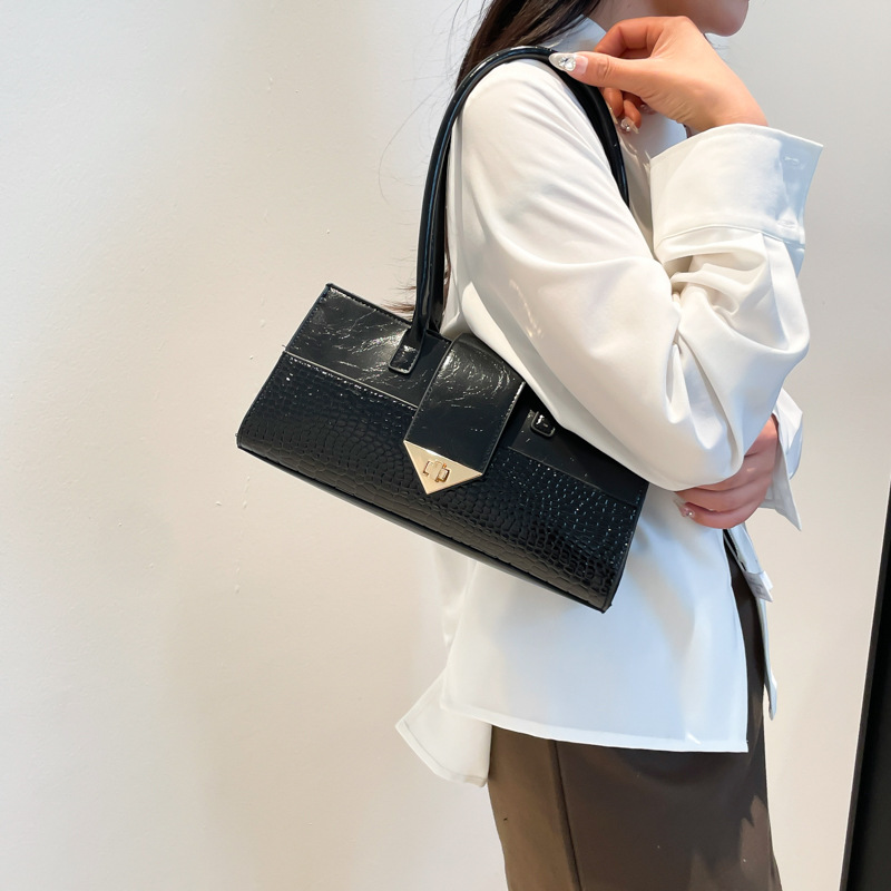 Casual large-capacity women's 2025 new style Korean-style versatile single-shoulder underarm bag, high-end and niche commuting bag Specification drawing