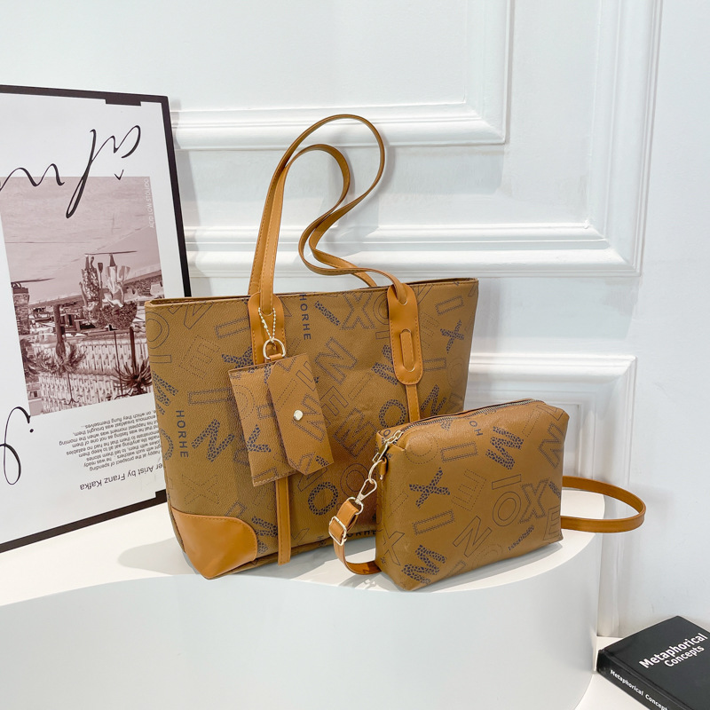 The new 2025 large-capacity women's bag is a simple and versatile single-shoulder bag with a high-end feel. It is a student's crossbody tote bag for commuting to school full figure