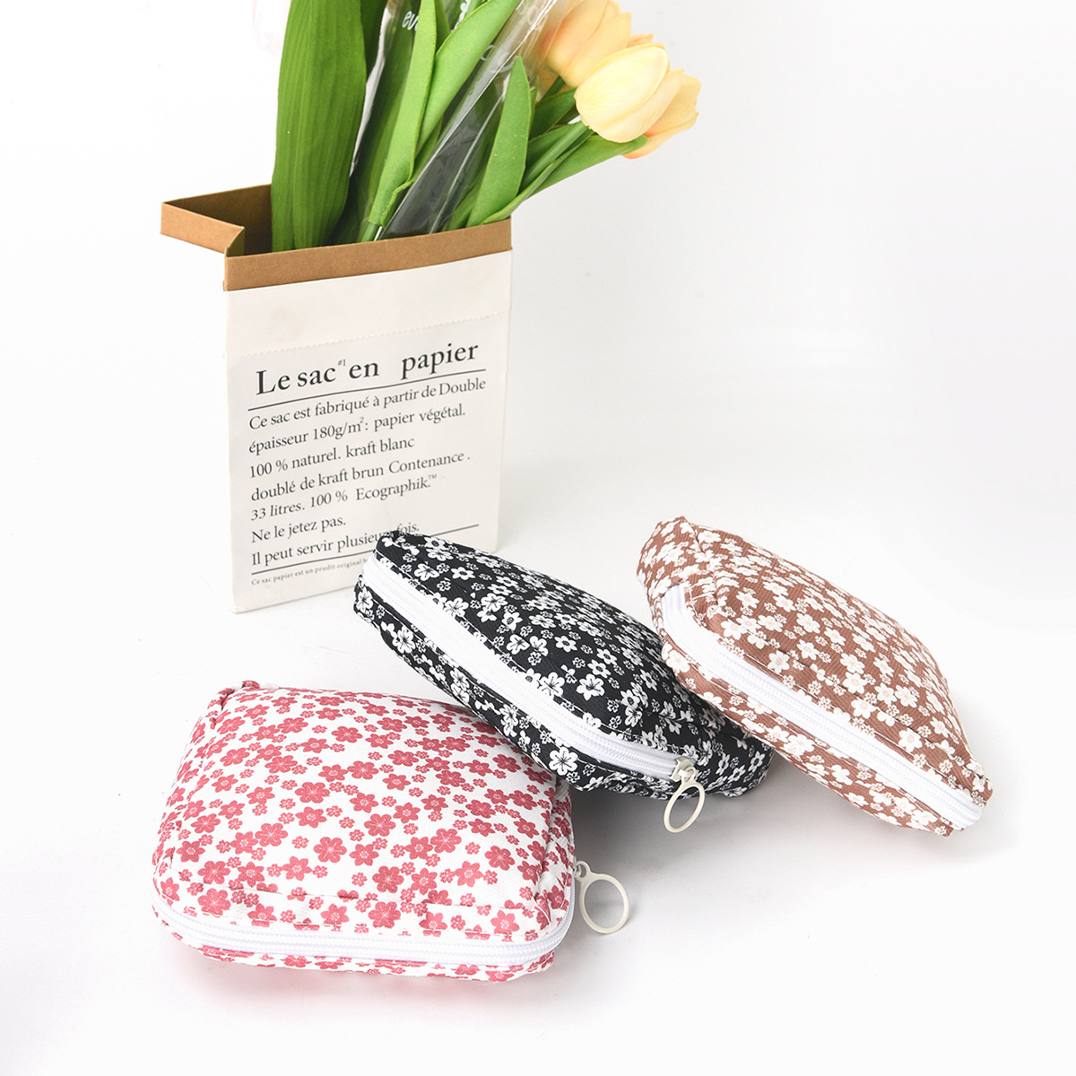Large-capacity ins sanitary napkins and sanitary napkins storage bag, girls' menstrual and period pad bag, portable lipstick storage Specification drawing