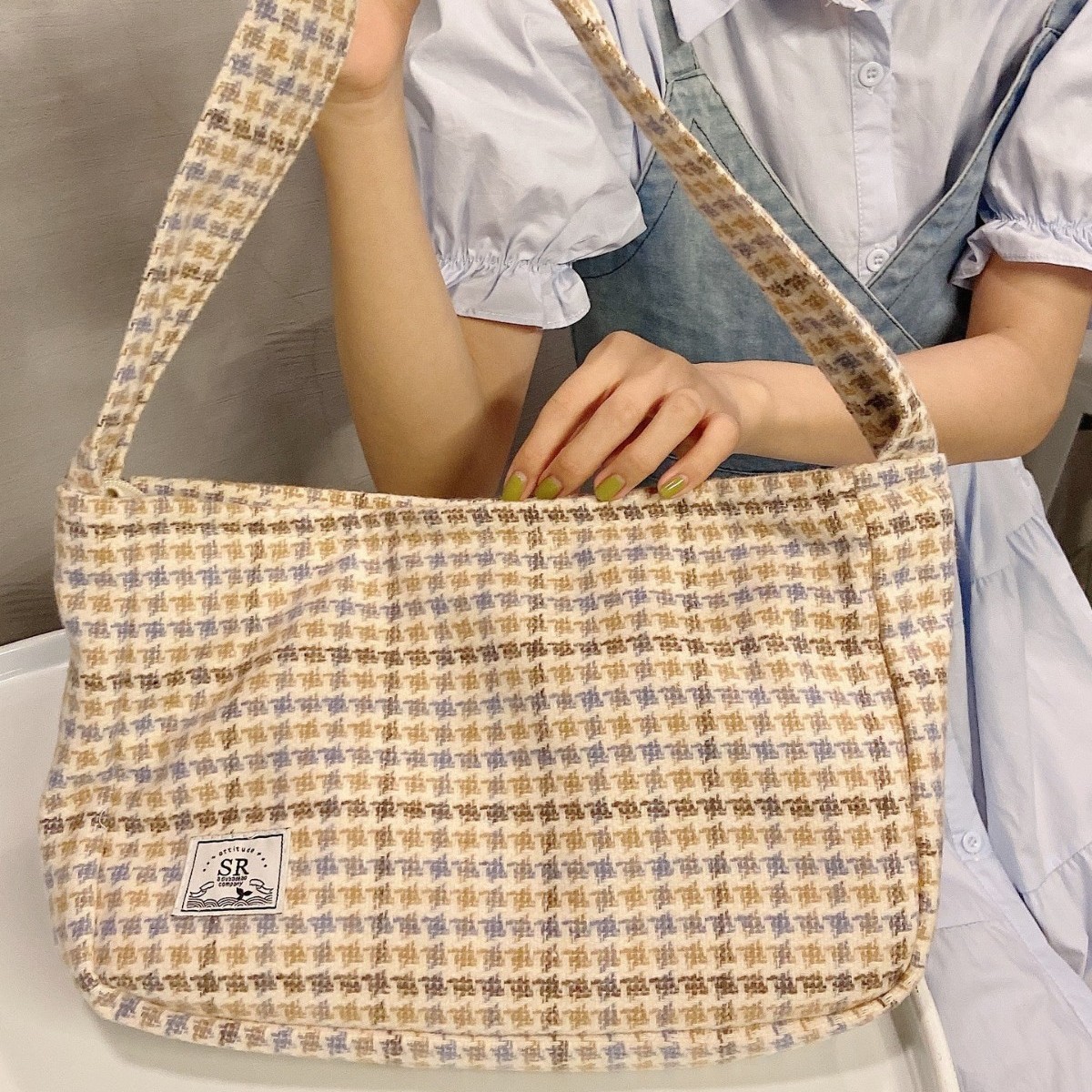 09203 Korean niche woolen navy blue checkered single-shoulder bag, versatile underarm bag, large-capacity crossbody bag, small square bag details Picture
