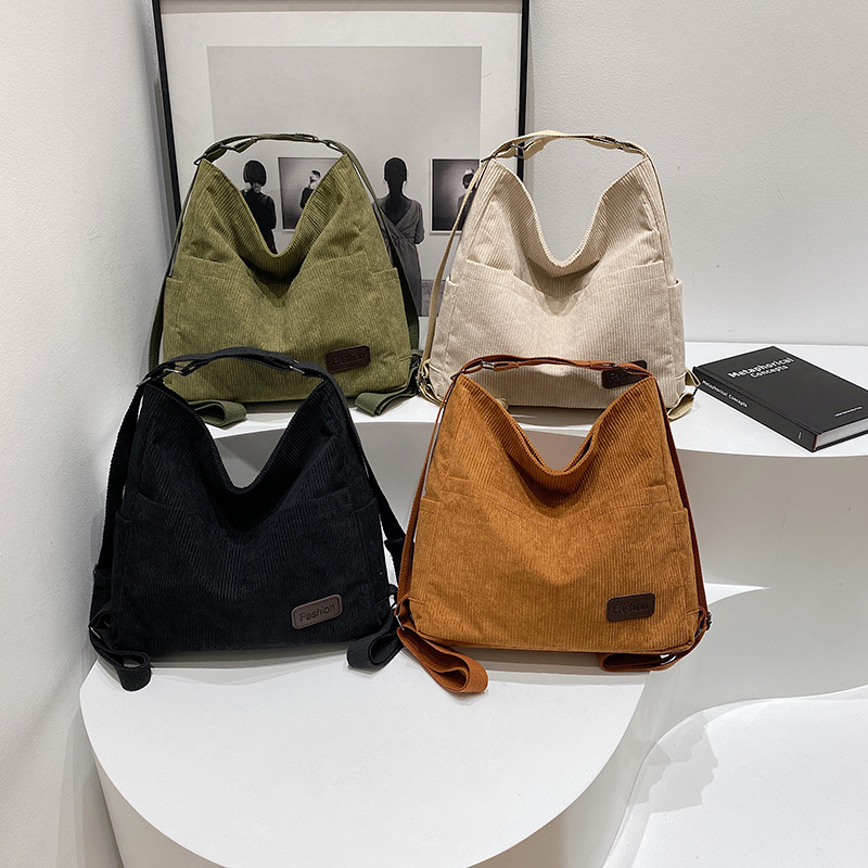 Corduroy canvas bag, women's large-capacity tote bag, 2025 new style, simple and versatile, college student class bag, single-shoulder bag Application Scenario