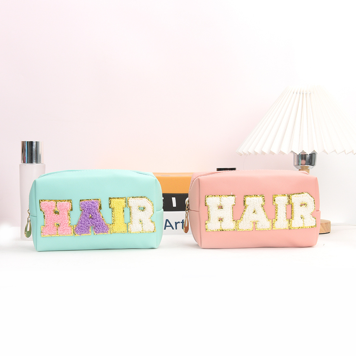 Feihong Cross-border Letter Makeup Bag, large-capacity cosmetics storage bag, hand-held waterproof multi-functional Portable Toiletry bag details Picture