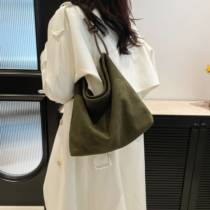 Retro casual commuting large-capacity bag for women, 2024 new autumn and winter suede tote bag, a niche and versatile shoulder bag Specification drawing