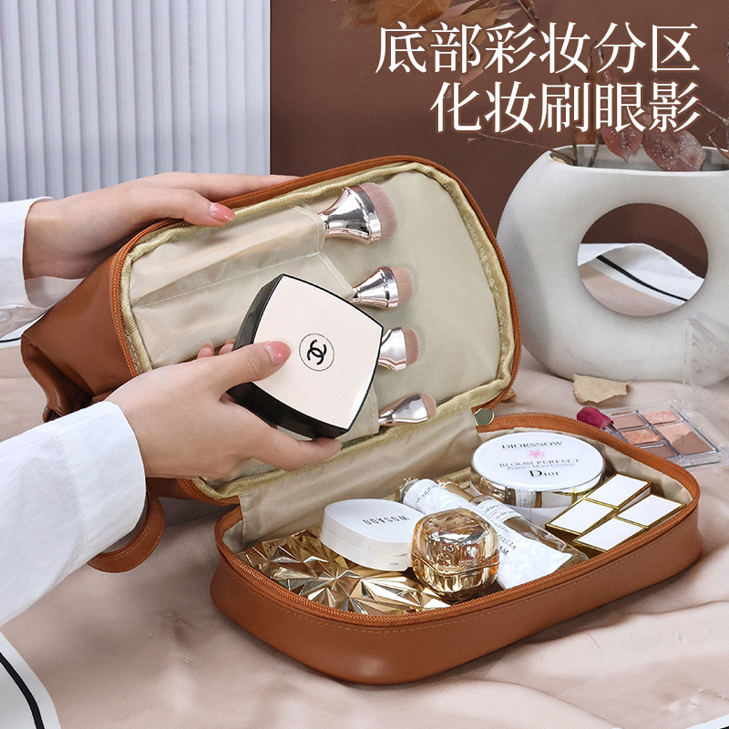 New PU makeup bag, Cloud Travel, portable, large-capacity, high-end travel toiletries and cosmetics storage bag details Picture