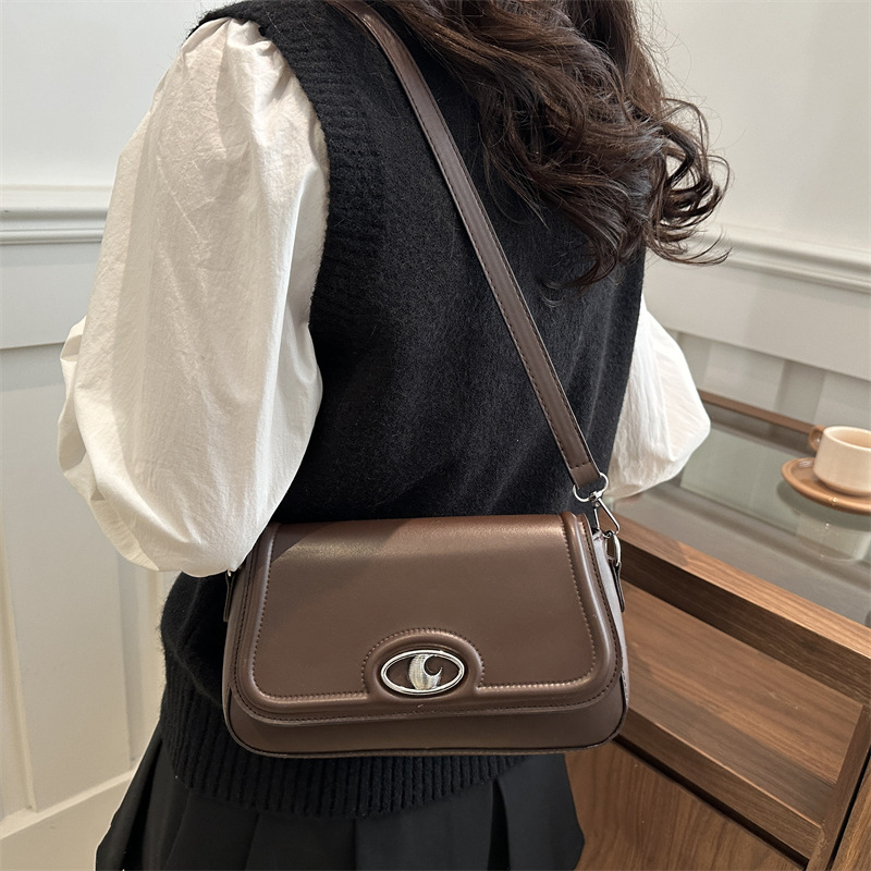 The niche Design Planet underarm Baguette bag is a new high-end and fashionable commuting single-shoulder crossbody bag for women in 2025 Specification drawing
