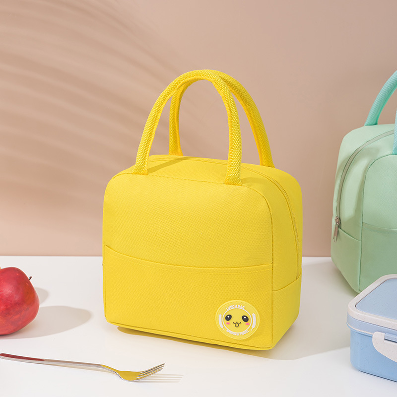 The new type of lunch box bag, hand-held insulated bento bag, is portable for going out to work. Take the lunch bag with you for food storage and preservation full figure