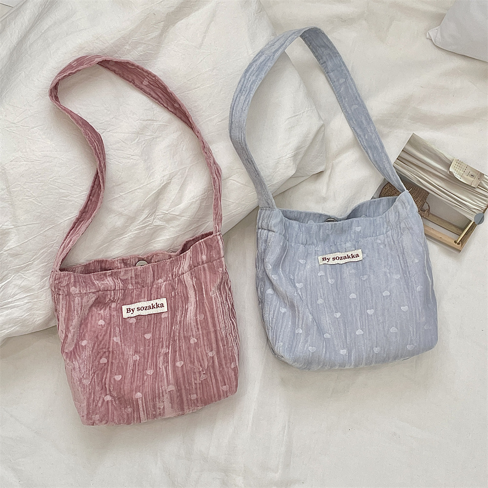 52233 Velvet heart-shaped fabric bag, underarm single-shoulder bag, casual small crossbody bag, large capacity crossbody bag, student class bag full figure