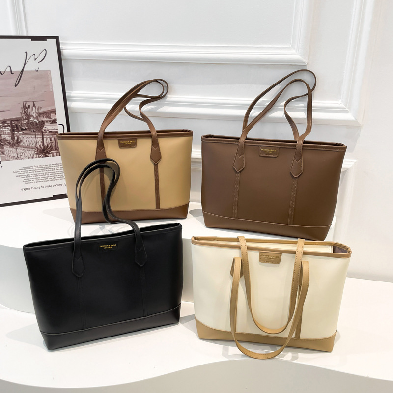 A large-capacity, high-quality commuter bag for women in 2024, a popular new lychee pattern interlayer single-shoulder tote bag Application Scenario