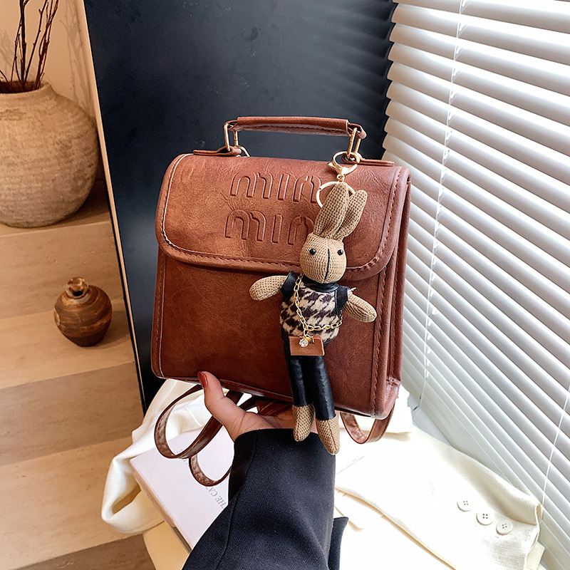 Autumn niche design, simple texture, trendy retro fashion backpack, 2024 new student bag, trendy crossbody bag full figure