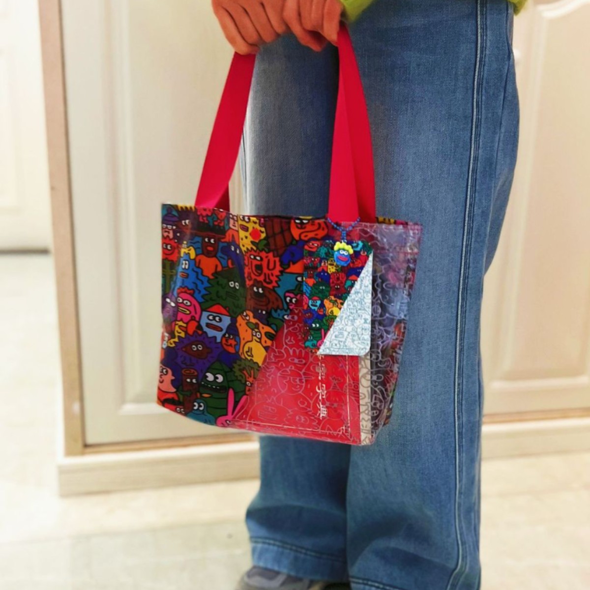PVC fabric cute kitty cat transparent handbag, high appearance level cartoon shopping bag, printed lightweight handbag for women details Picture