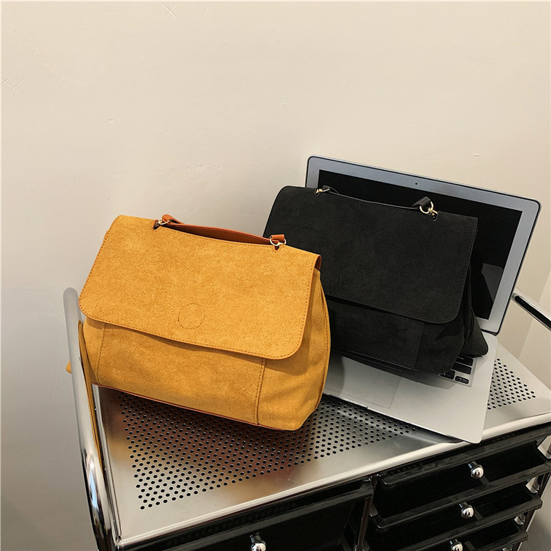 A new cross-border trendy crossbody bag from Japan and South Korea, a deerskin velvet women's bag, a versatile commuting bag, and a single-shoulder handbag Application Scenario