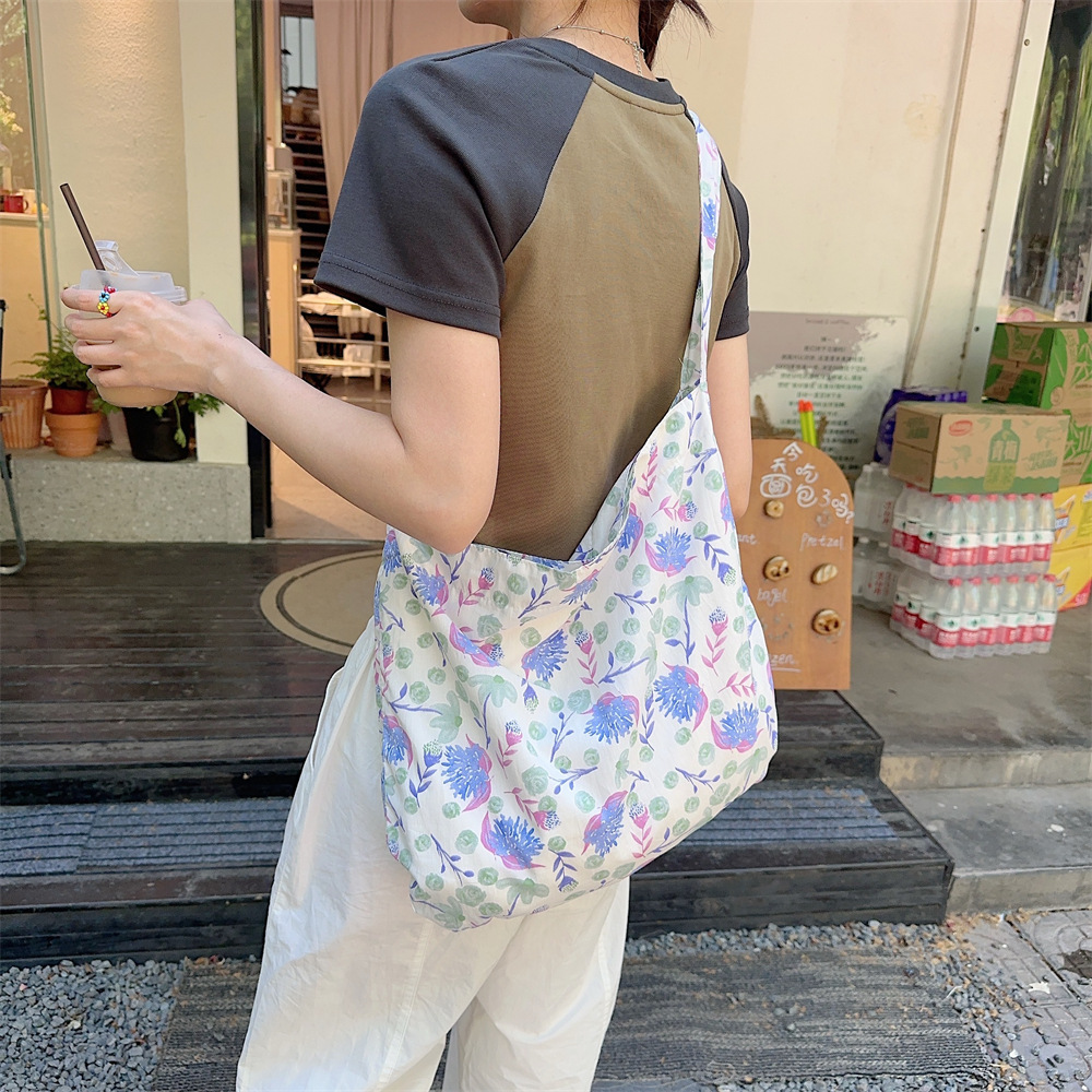 13165 Small floral canvas bag, women's large-capacity cloth bag, laid-back new student crossbody single-shoulder bag, tote bag full figure