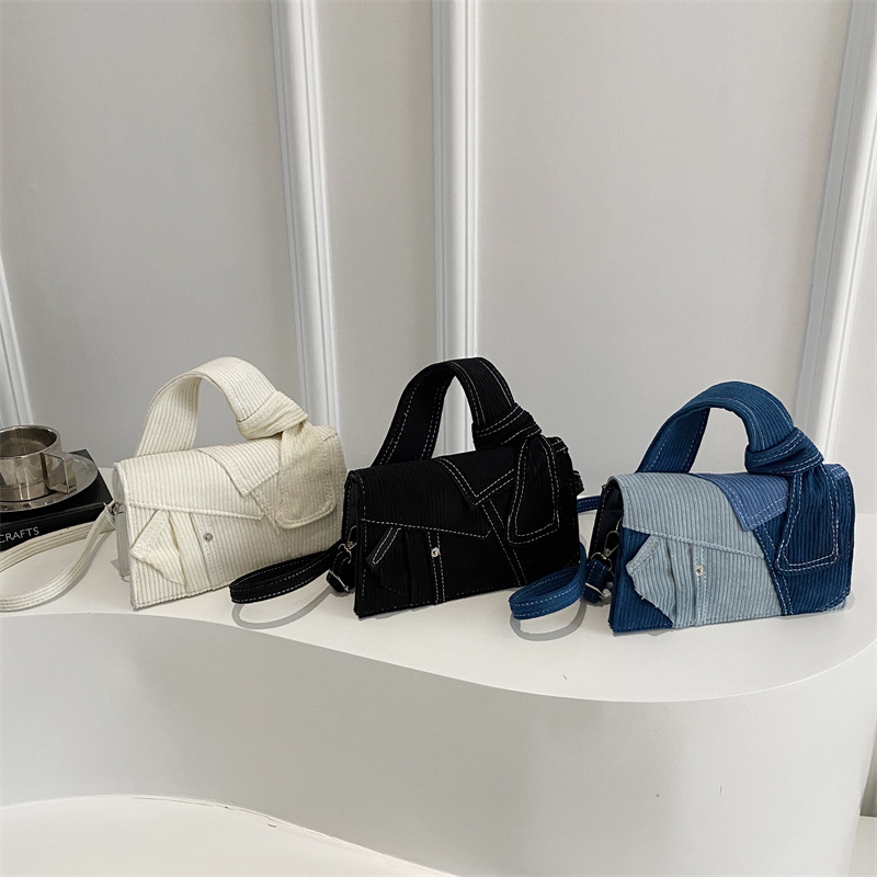 A niche design denim handbag for women, a new spring 2025 crossbody bag, a fashionable single-shoulder commuting small square bag Application Scenario