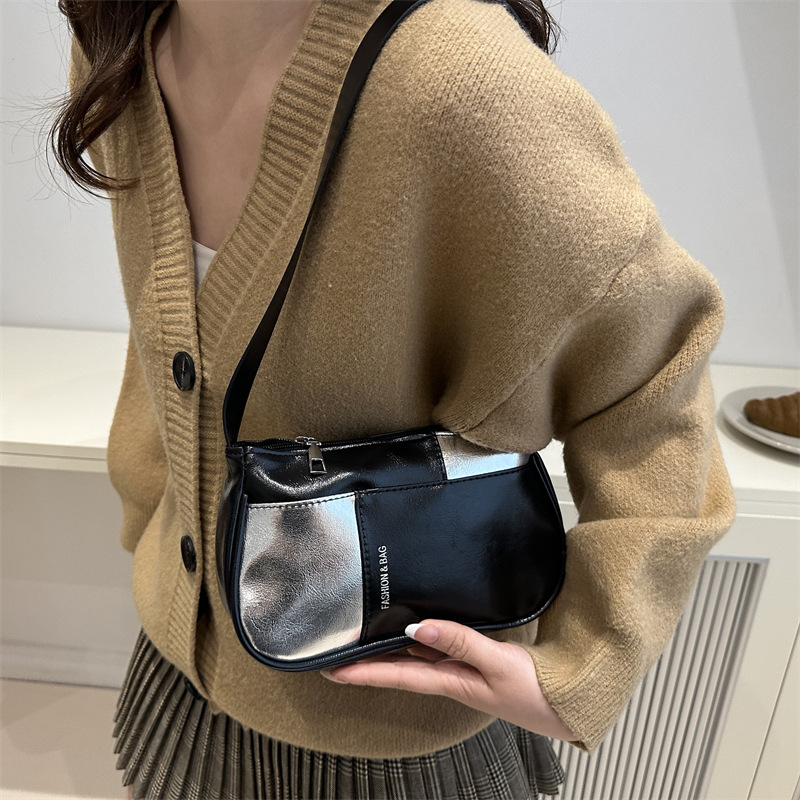 New autumn and winter bags: Women's color-blocking and color-blocking chain small square bag, versatile commuting underarm bag, fashionable single-shoulder crossbody bag details Picture