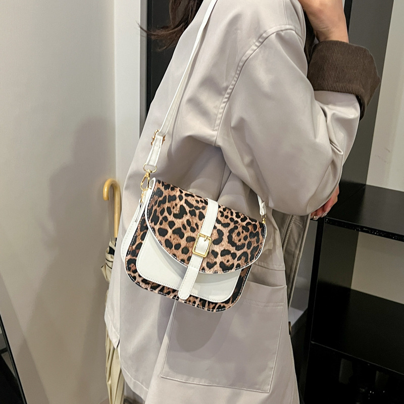 2025 New style, unique and niche design, Korean-style fashionable saddle bag, elegant leopard print women's single-shoulder crossbody underarm bag Specification drawing