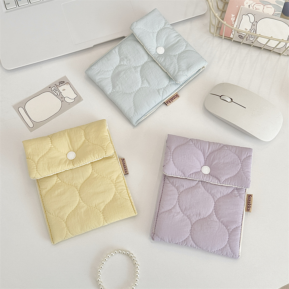 41262 Quilted Sanitary Kit, Lipstick Storage bag, Student Mini Portable Menstrual Sanitary napkin Organization bag full figure