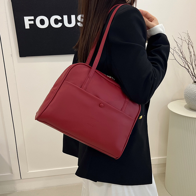Cross-border retro bag, women's large-capacity 2024 new winter versatile shoulder bag, casual commuting Boston bag details Picture