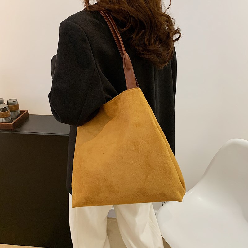 Commuting retro large-capacity suede bag for women, 2024 new winter single-shoulder bag, college student tote bag for class Specification drawing