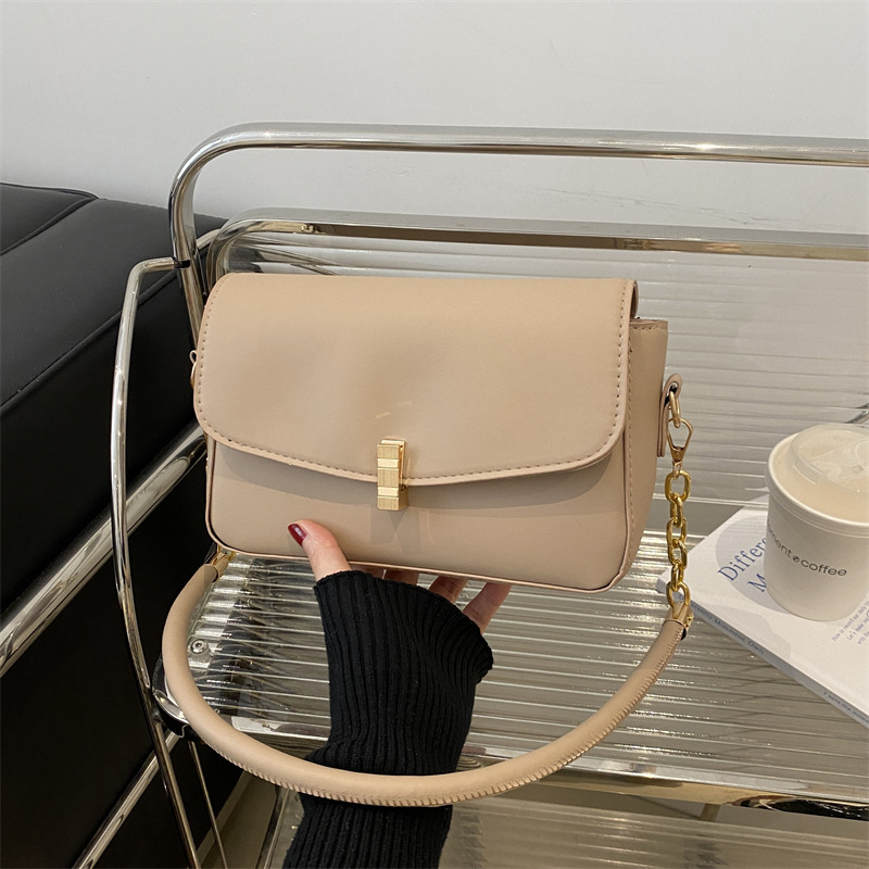The new winter 2024 underarm bag for women features a niche design that is fashionable, versatile and high-end, making it a trendy single-shoulder crossbody bag for commuting full figure