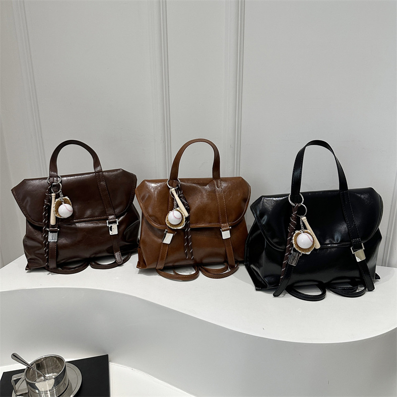 Large-capacity winter artistic commuting retro backpack 2024, simple and casual pendant, multi-functional new tote bag Application Scenario