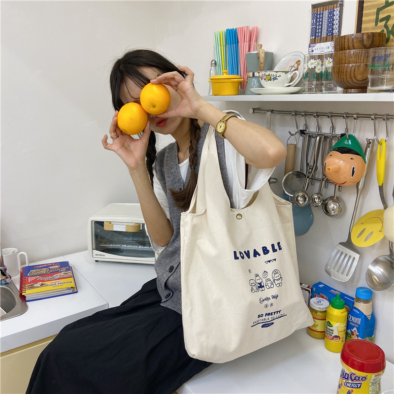 0731 Korean version of ins Harajuku design cartoon rabbit print canvas bag, fresh and sweet student bag, simple and versatile Application Scenario