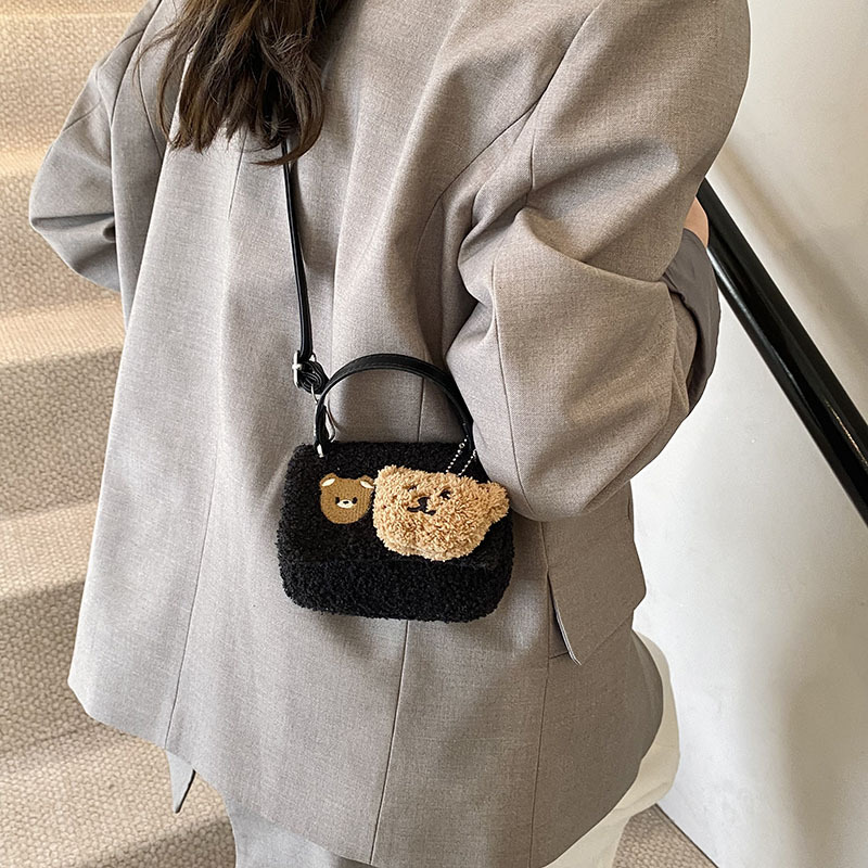 This is a new spring 2025 versatile single-shoulder crossbody bag with a soft and fluffy texture for women Specification drawing