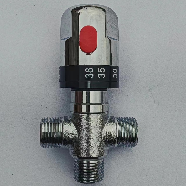 Cross-border exclusive mixing valve, 4-point all-copper electroplated constant temperature pipeline valve, exposed mixing valve, solar water heater pipe Application Scenario
