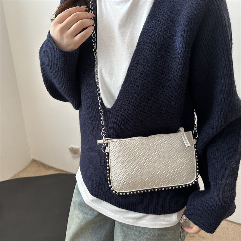 A niche design quality underarm bag for women, 2025 new retro woven chain small square bag, single-shoulder crossbody bag Specification drawing