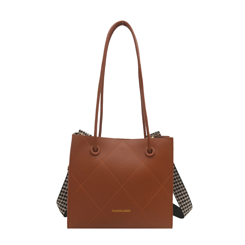 2025 New women's trendy commuting single-shoulder bag, casual and fashionable handbag, Korean-style simple and large-capacity tote bag Item Picture
