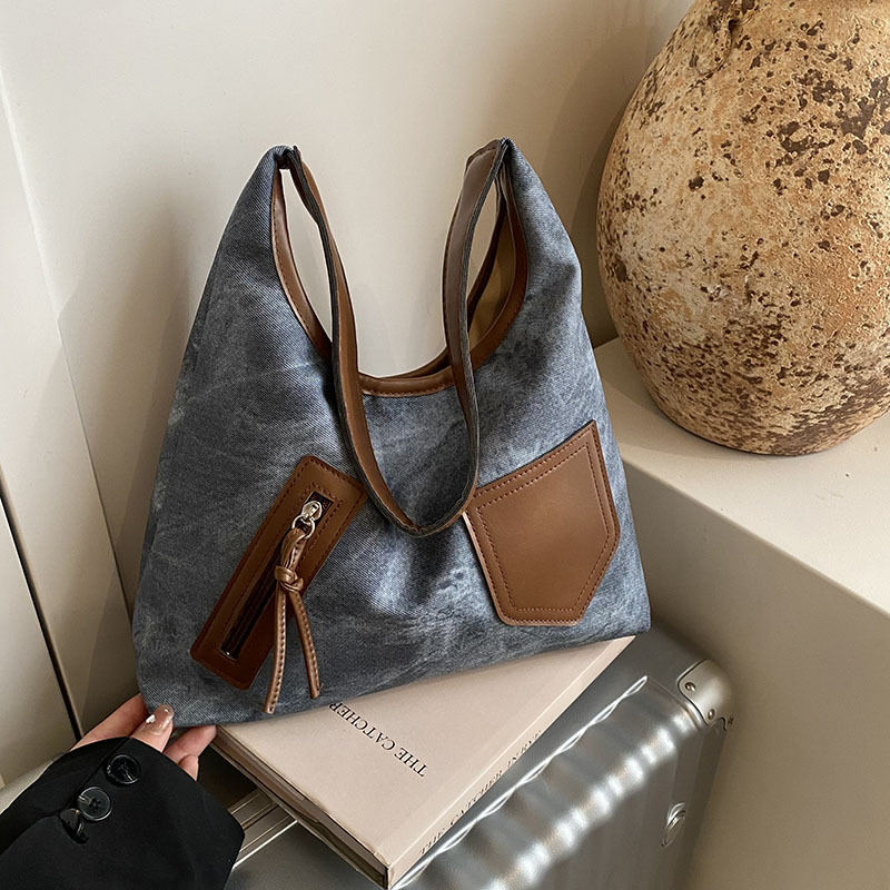2025 New trendy large-capacity bag, fashionable single-shoulder bag, commuting to work, student class, underarm tote bag, women's bag full figure