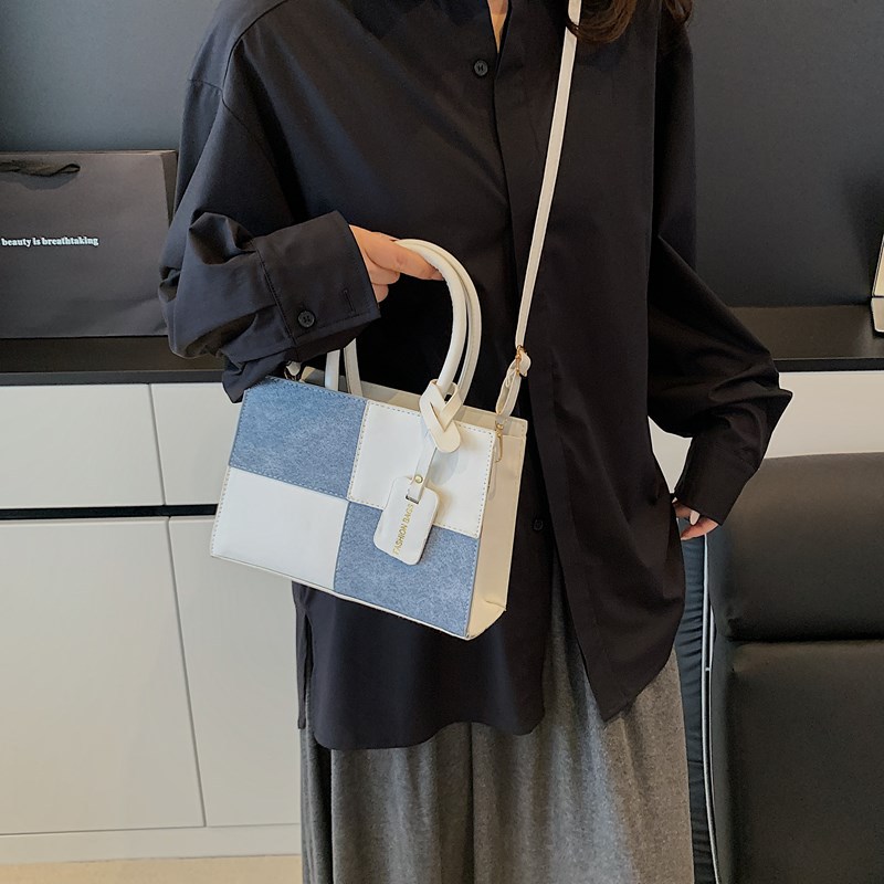 Fashionable and trendy Korean-style color-blocking and patchwork high-end texture handbag, versatile casual small square bag, single-shoulder crossbody bag for women details Picture