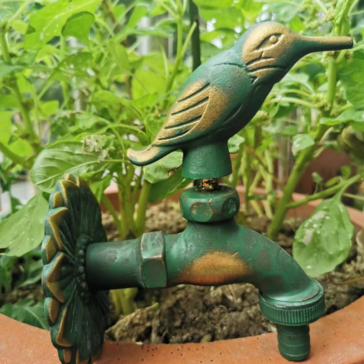 All-copper animal faucet, garden and gardening faucet, antique and aged, single-hole wall-mounted mop sink, woodpecker full figure