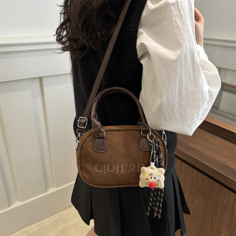 Large-capacity women's 2025 new style fashionable soft leather single-shoulder bag, casual and versatile crossbody bag, shopping and commuting women's bag details Picture