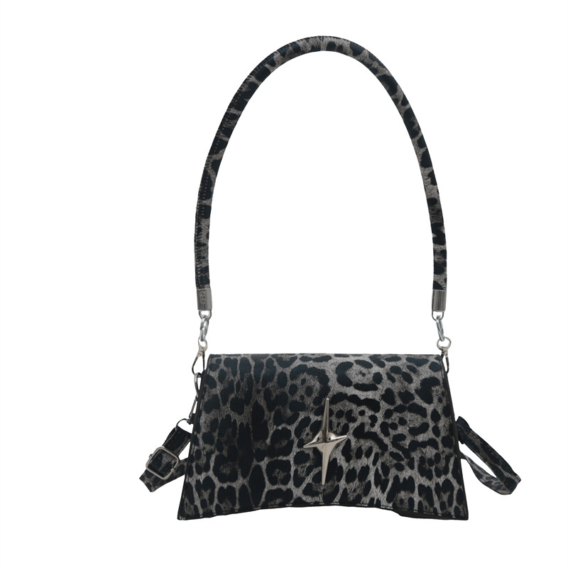 The new autumn 2024 collection features a fashionable and simple single-shoulder bag for women, a casual and simple crossbody bag, and a trendy Korean-style small square bag Item Picture