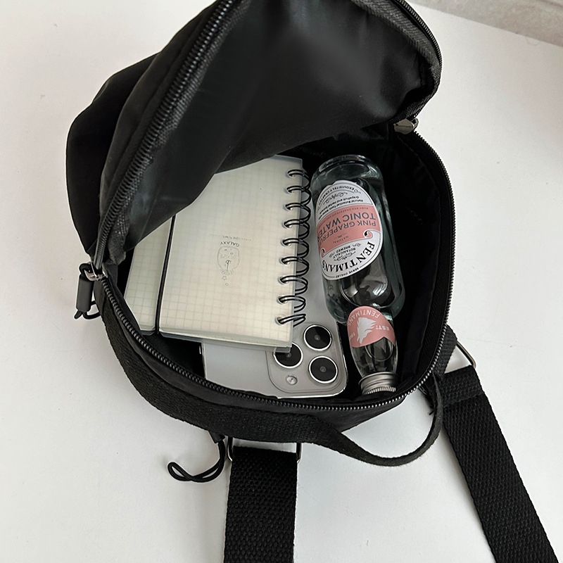 Fashionable and simple small round bag, new autumn and winter solid color single-shoulder crossbody bag, versatile for going out, small crossbody bag for women, cross-border wholesale Application Scenario