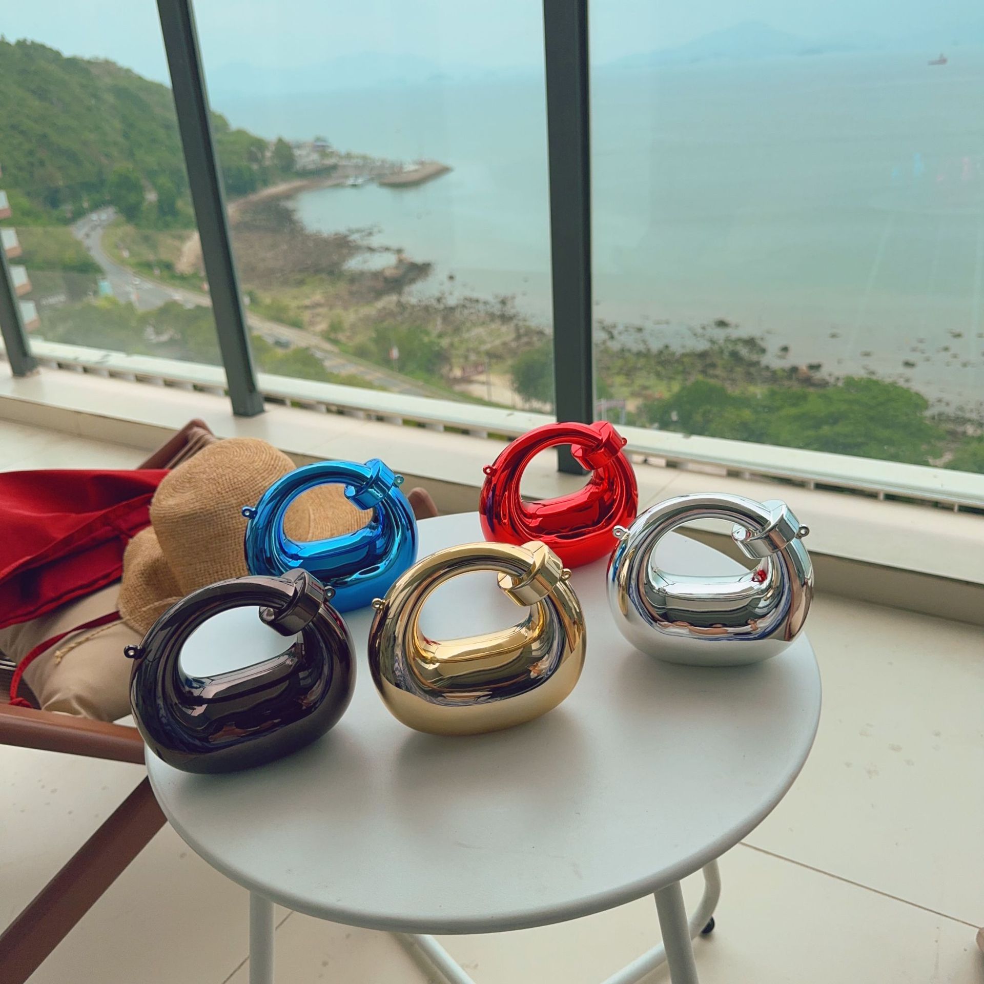 2025 New cross-border products from Europe and America: Crescent moon bag, mini bag, fashionable and elegant acrylic bag, children's bag, candy handbag Specification drawing
