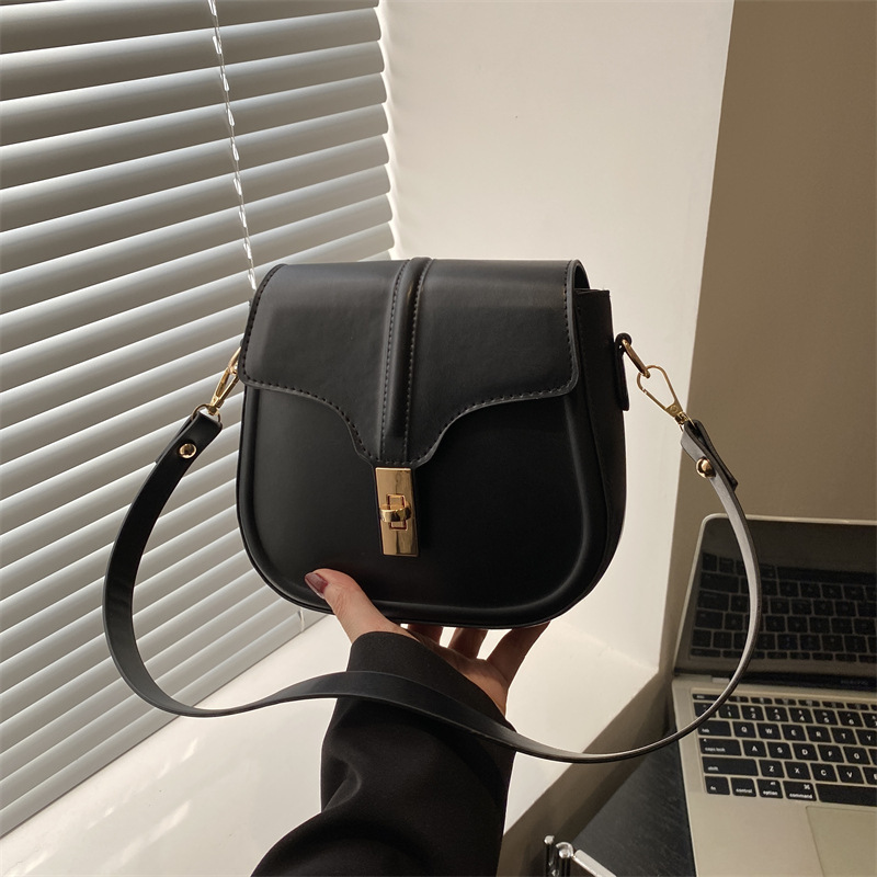 "Bag Girl 2025 Personalized hand-held crossbody bag, fashionable small square bag, new style, fashionable texture, patchwork single-shoulder bag. full figure