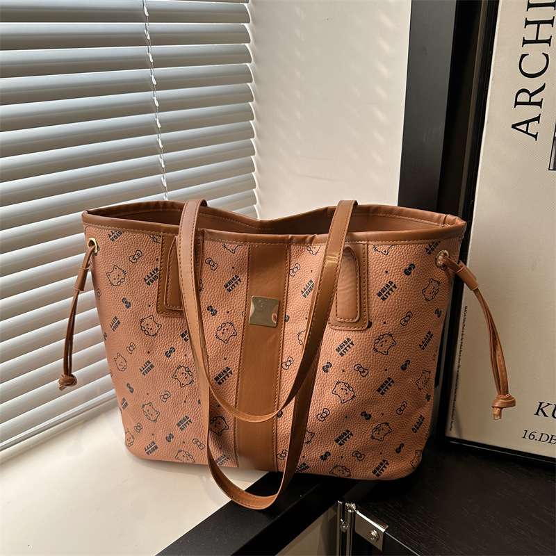 Large-capacity commuter bag for women, 2025 new printed fashionable tote bag, versatile casual handbag, single-shoulder bag full figure