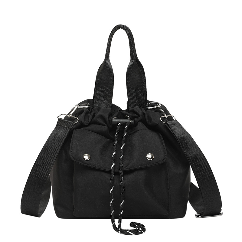 The new 2025 women's underarm bag with contrasting colors, a fashionable and high-quality casual single-shoulder bag, and a retro crossbody bucket bag that is trendy Item Picture