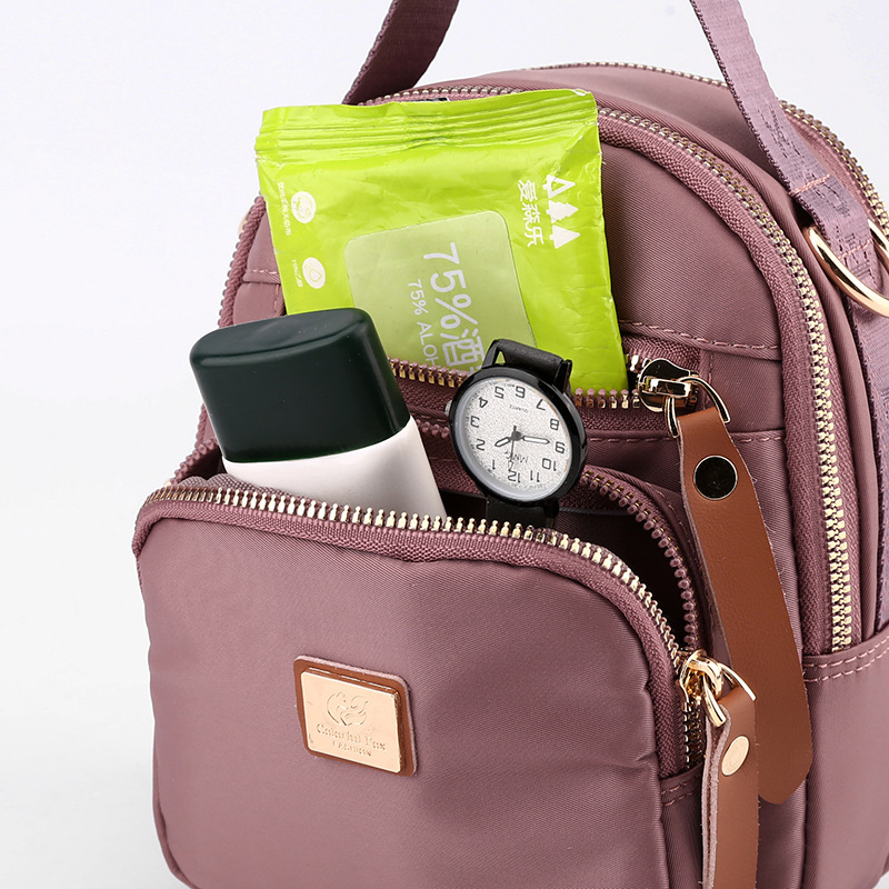 Colorful Fox's new single-shoulder bag for women's outdoor casual crossbody, simple and portable mobile phone key coin purse Application Scenario