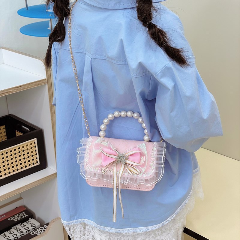 Little Chanel girl bow bag, stylish princess crossbody bag for going out, girl pearl handbag, children's gift Application Scenario