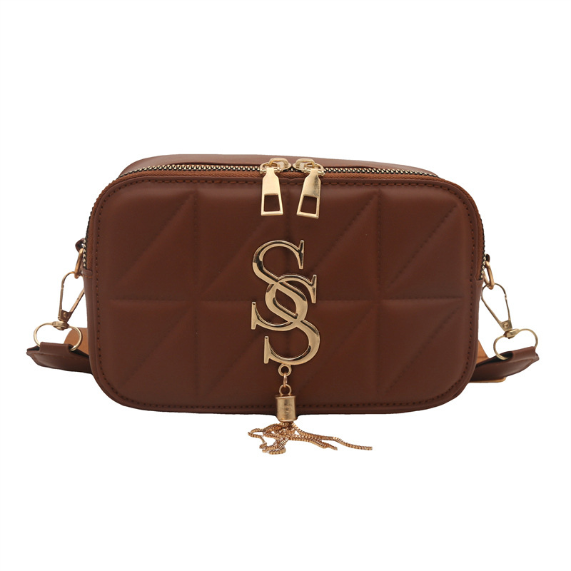 The letter stylish and trendy crossbody bag with diamond-shaped embroidery thread is simple and fashionable. 2024 new single-shoulder women's small square bag Item Picture