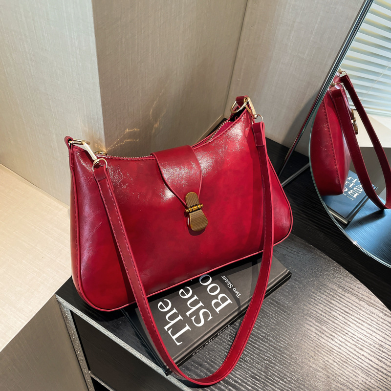 Stylish underarm bag 2025 Spring New style, niche design, solid color small square bag, single-shoulder crossbody bag full figure